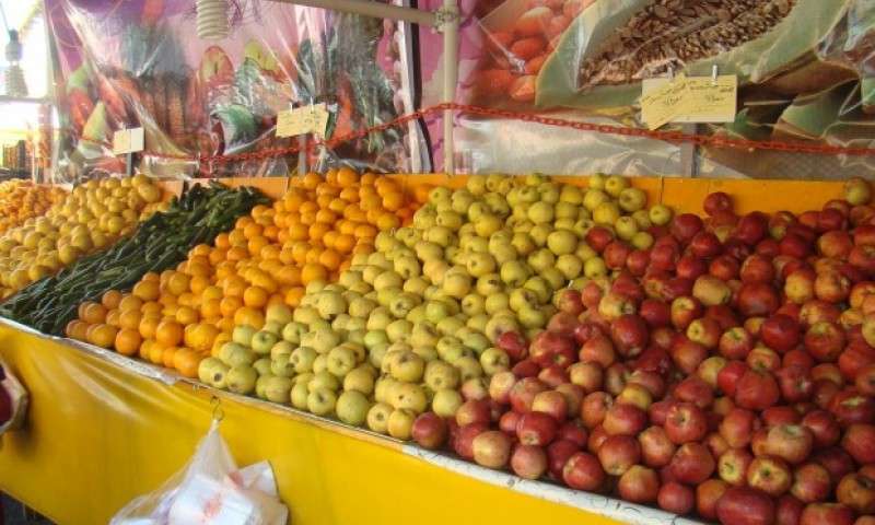 قاچاق میوه با کانتینر به داخل کشور + عکس