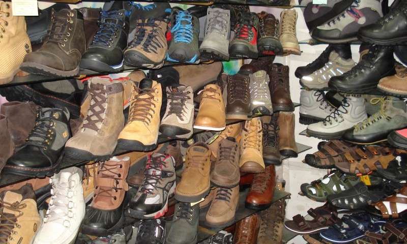 پای مافیای واردات در کفش ایرانی + عکس