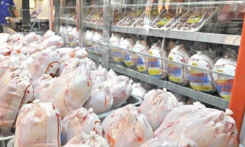 عرضه مرغ آماده طبخ به قیمت 13 هزار و 850 در بازار خرده فروشی