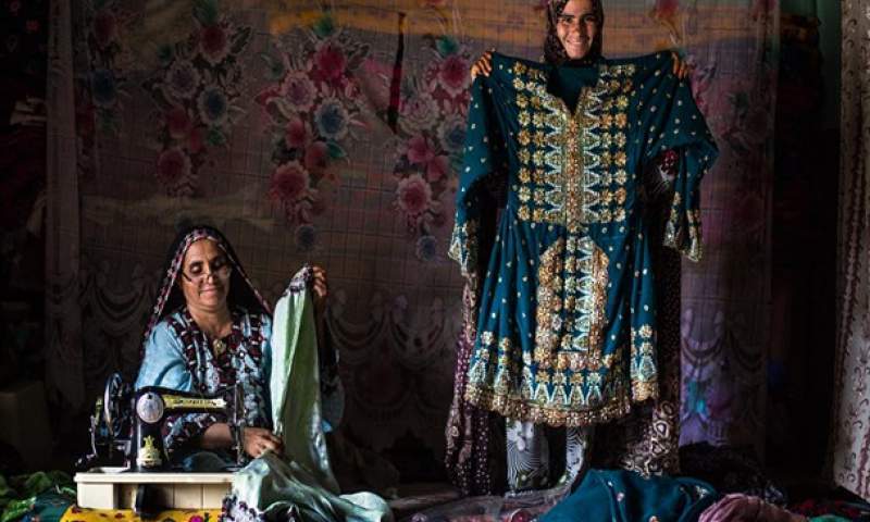 سوزن دوزی؛ ظرفیتی نهفته برای اشتغالی زایی در سیستان و بلوچستان