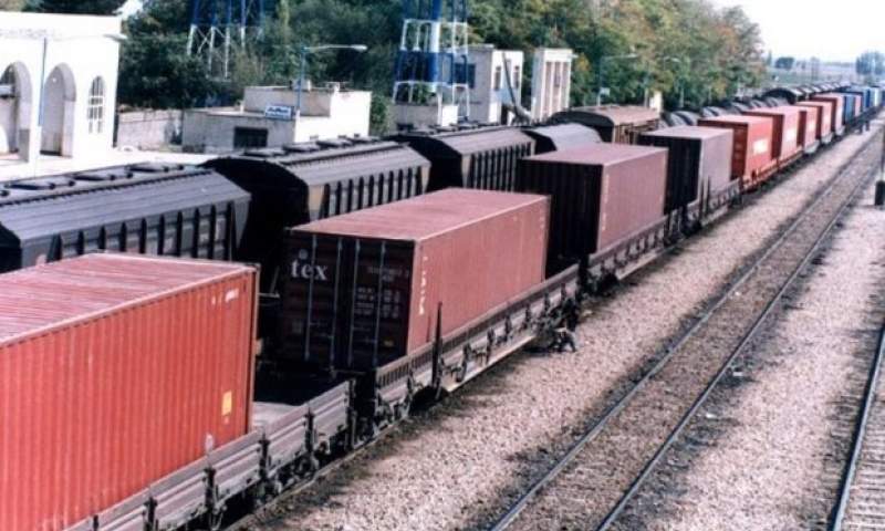 جابجایی ۳۰۰ هزار تن بار توسط راه آهن اراک در سال جاری