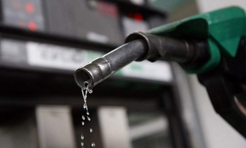 قیمت پایه بنزین عرضه شده در بورس جذاب نیست