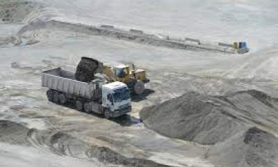 بازداشت متخلفان برداشت غیرمجاز از معدن در امیدیه