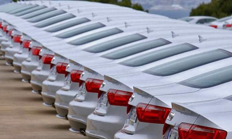 دستور ترخیص ۱۰۰۰ دستگاه خودرو وارداتی درگمرک
