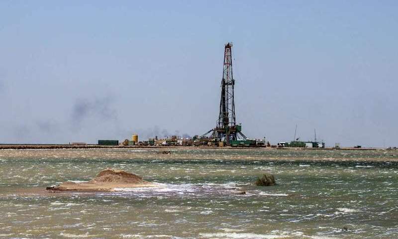 تداوم تولید نفت در خوزستان با وجود آبگرفتگی‌ها