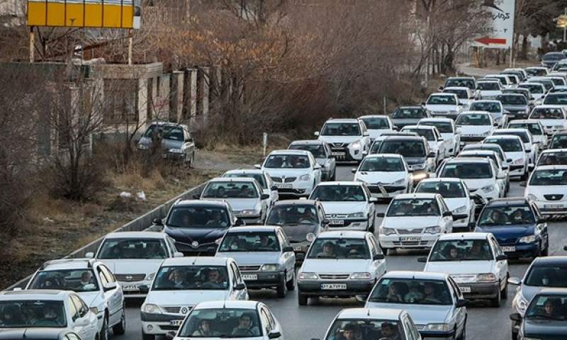 ترافیک سنگین در برخی مقاطع آزادراه کرج-قزوین/ انسداد 12 جاده به دلیل کاهش ایمنی مسیر