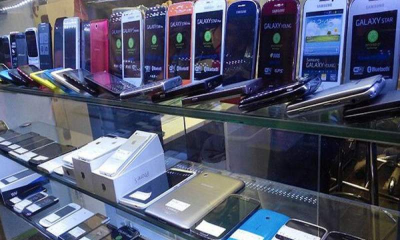 واردات ۱۴ میلیون گوشی موبایل