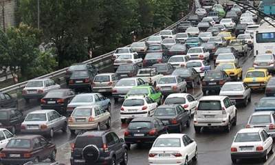 افزایش ۲۳ درصدی تردد خودرو در جاده ها/ ترافیک سنگین در آزادراه کرج-تهران