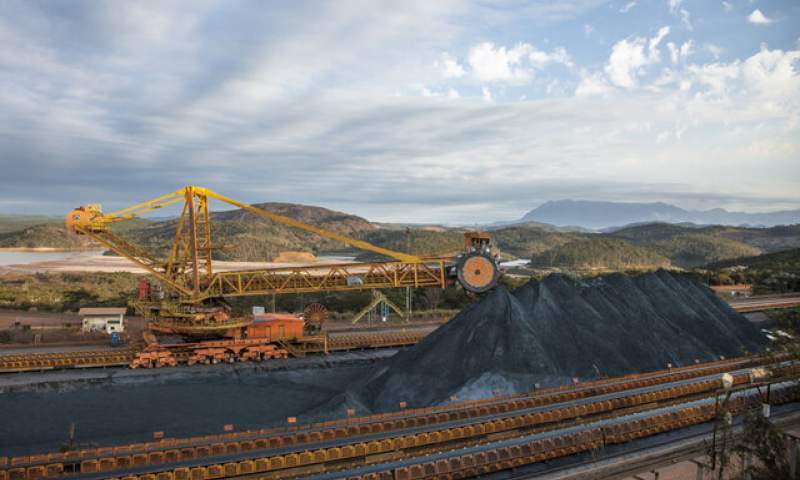 قیمت سنگ‌آهن با عرضه در بورس کالا آزاد شود