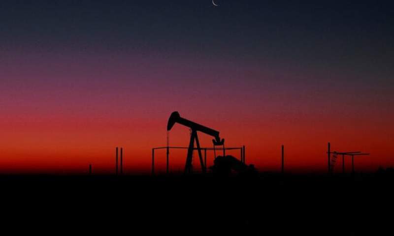 قیمت نفت در بازارهای جهانی سقوط کرد