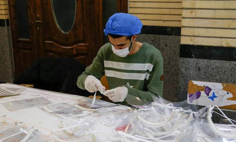تولید ماسک و شیلد پزشکی در مسجد