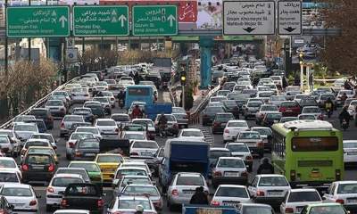 ترافیک سنگین در برخی مقاطع آزادراه‌های کرج-قزوین-کرج و ساوه-تهران